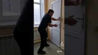Очередь в туалет!