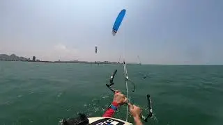 Прыжок на гидрофойле от первого лица . Тайланд, Хуахин. Jamp  kite foil ap . Thailand  Huahin