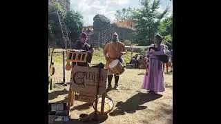 Rotating bagpipers and drummer :-)))