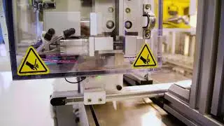 Diagnostic Slide Pouching Machine