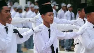 UPACARA PELANTIKAN PENGURUS OSIS MASA BAKTI 2022/2023 SMA NEGERI 5 TUBAN