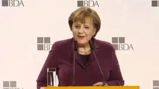 Empfangsbereit Angela Merkel und das Handy
