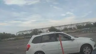 Параллельная парковка задним ходом.