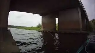Vissen vanuit de kano op De Overijsselse Vecht