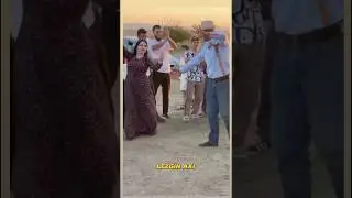 МУЖИК КЛАССНО ТАНЦУЕТ С КРАСАВИЦЕЙ🔥 #shorts
