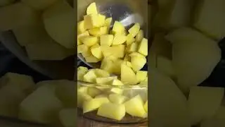 Картофель запеченный с овощами и хрустящим беконом