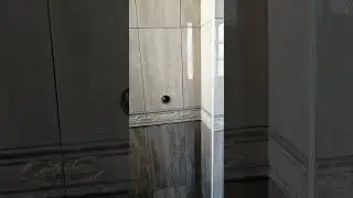 ремонт в ванной. приклеили кафель.