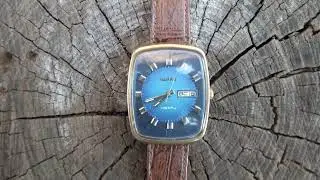 Vintage CHAIKA 3050 Quartz Resonator AU 20 Gold Plated Soviet Russian USSR Wristwatch.