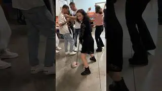 Кто просил танцы? 🤣#танцы #tiktokvideo #wow #chorts #видосики #танец #весело #деньрождения
