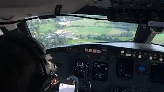 CRJ900 cockpit landing