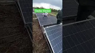 SE VENÍA ENCIMA!! 🤣🌱☀️#techoverde #energiasolar