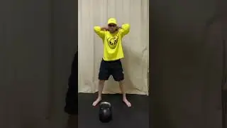 По 100 приседаний с гирями 40 и 20 кг, за 