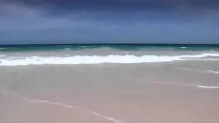 Розовый пляж «Pink Sands Beach»