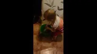 ПРИКОЛ... Ржака!!! Валерия моет полы))) 2 года 8 мес
