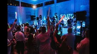 When your wedding turns into a concert! Clearwater Beach Wedding | Florida