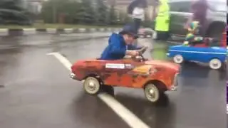 "Уши" на педальном москвиче