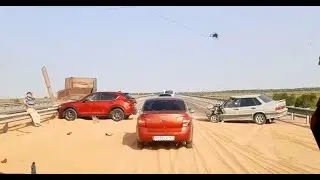 «Пшеничное» ДТП: в Ростовской области «КамАЗ» потерял прицеп с зерном
