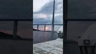 Под мостом на Остров РУССКИЙ