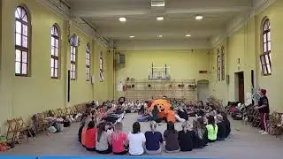 Dyniowa zabawa w kręgu