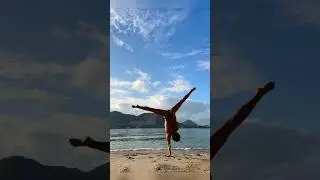 Like a Dolphin 🐋 #gymnasticsworkout #gymmotivation  #seaside #sporabahaneyok