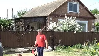 Косим траву козам. Заготовили дубовые веники в баню. Жизнь в деревне. ВЛОГ 6