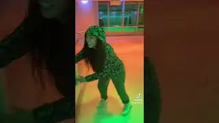 Kayla can't skate 👀🛼🙂👍🏻