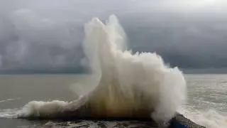 Шторм на Крещение в Алуште 2018
