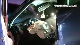 Auto tegen boom in Nieuweroord