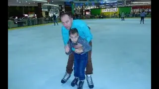 Катаемся на ледовом катке 
