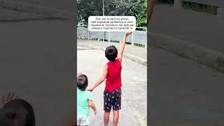 Supereroi che scendono dai tetti dell’ospedale pediatrico per salutare i bambini ricoverati🥺🦸🏻