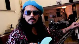 Crazy Tutorial #2 [How to play Bass]
