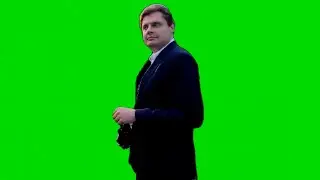 Понасенков гуляет на фоне хромакея