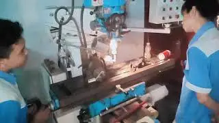 Kegiatan Praktik Siswa di Mesin Frais/ Milling Machine