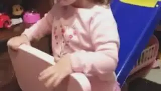 Танцует малышка) Зажигаем под Лабоду) Твои глаза)