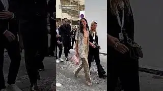 ANA DE ARMAS ASISTE AL SHOW DE LOUIS VUITTON SS24 EN PARÍS FRANCIA 👜🇫🇷 #Shorts