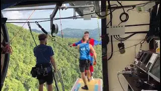 Макс все таки спрыгнул.. жаль добряка