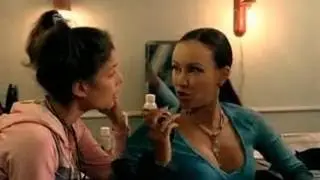 O chyom molchat devushki