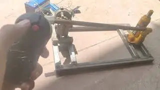 Wireless Automatic Hydraulic Jack for Four wheeler.