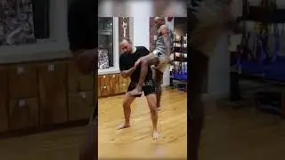Muay Thai Flying Knee to Counter the Kick🦵💥 