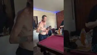 ВЕЧЕРИНКА МАЛЬЧИШНИК В ПОЛНОМ РАЗГАРЕ
