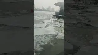 Навигация во льдах Москвы-реки