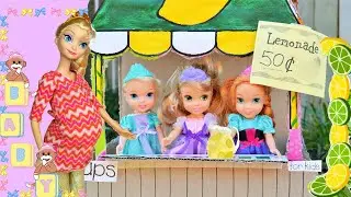 Exciting News at the Lemonade Stand - Anna and Elsa Toddlers Family Stories