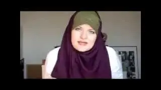 CEWEK BERHIJAB tapi BUKAN MUSLIMAH