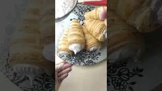 Puff pastry tubes with custard protein cream