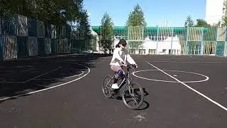 Опять вундеркинд в велошколе!