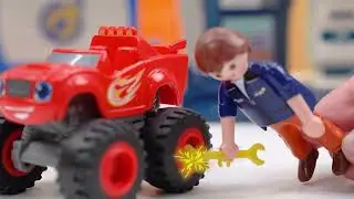Вспыш и Чудо машинки помогли малышу! Приключения в видео про игрушки для мальчиков