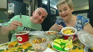 Мукбанг насколько ПОТОЛСТЕЛИ? А На последок мы пожрём) Вкусняшки на ужин в крайний раз в ТАиланде)