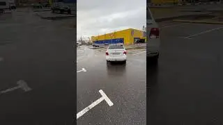 Парковка у торгового центра. Как правильно парковаться. Параллельная парковка. Заезд в гараж.Экзамен