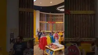 Loja M&M World, Disney Springs #Disney #chocolate #familia