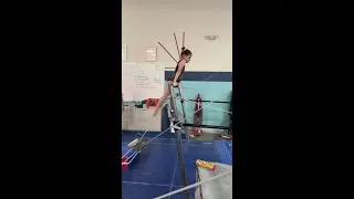 Our Gym Gems (Preteam) working on their double back hip circles 😍